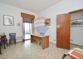 Sala da pranzo - Quadrilocale Viale Catania
 
24, Bronte - foto 14