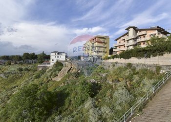 Edificio all\'aperto - Quadrilocale Viale Catania
 
24, Bronte - foto 21