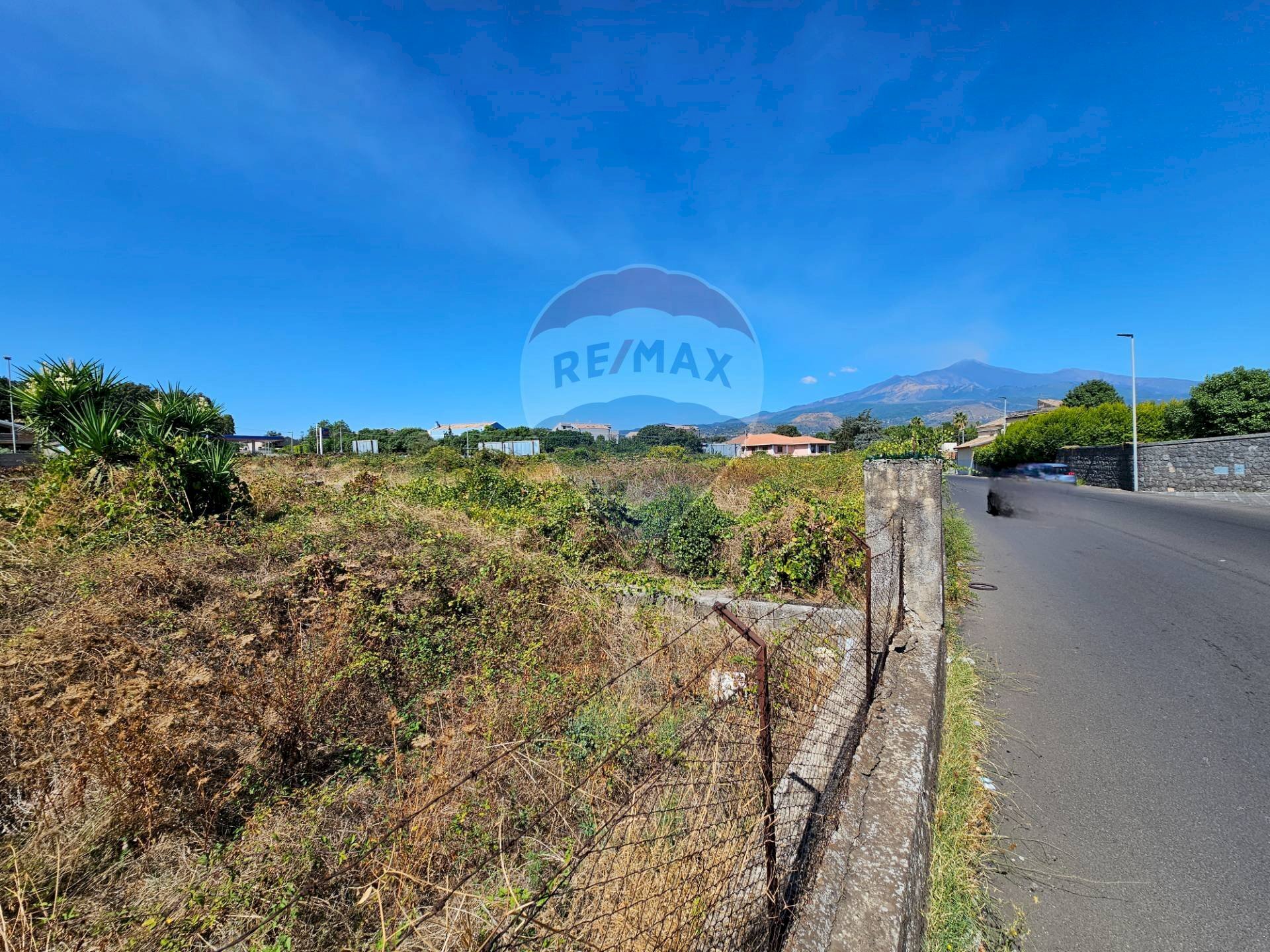 Vista delle montagne - Agricultural land Via Pezzagni/Via Spirito Santo
snc, Aci Sant'Antonio - photo 3