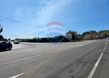 Edificio all\'aperto - Terreno agricolo Via Pezzagni/Via Spirito Santo
 
snc, Aci Sant'Antonio - foto 8