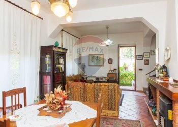 Sala da pranzo - Villa via Pacini
 
1, Tremestieri Etneo - foto 32