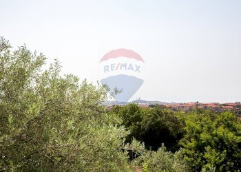 Edificio all\'aperto - Villa via Pacini
 
1, Tremestieri Etneo - foto 74
