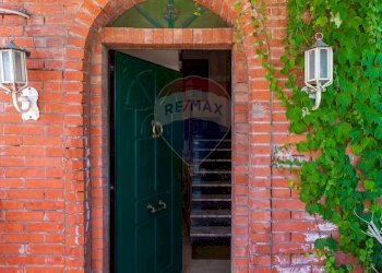 Edificio all\'aperto - Villa via Etnea
 
189, Lentini - foto 15