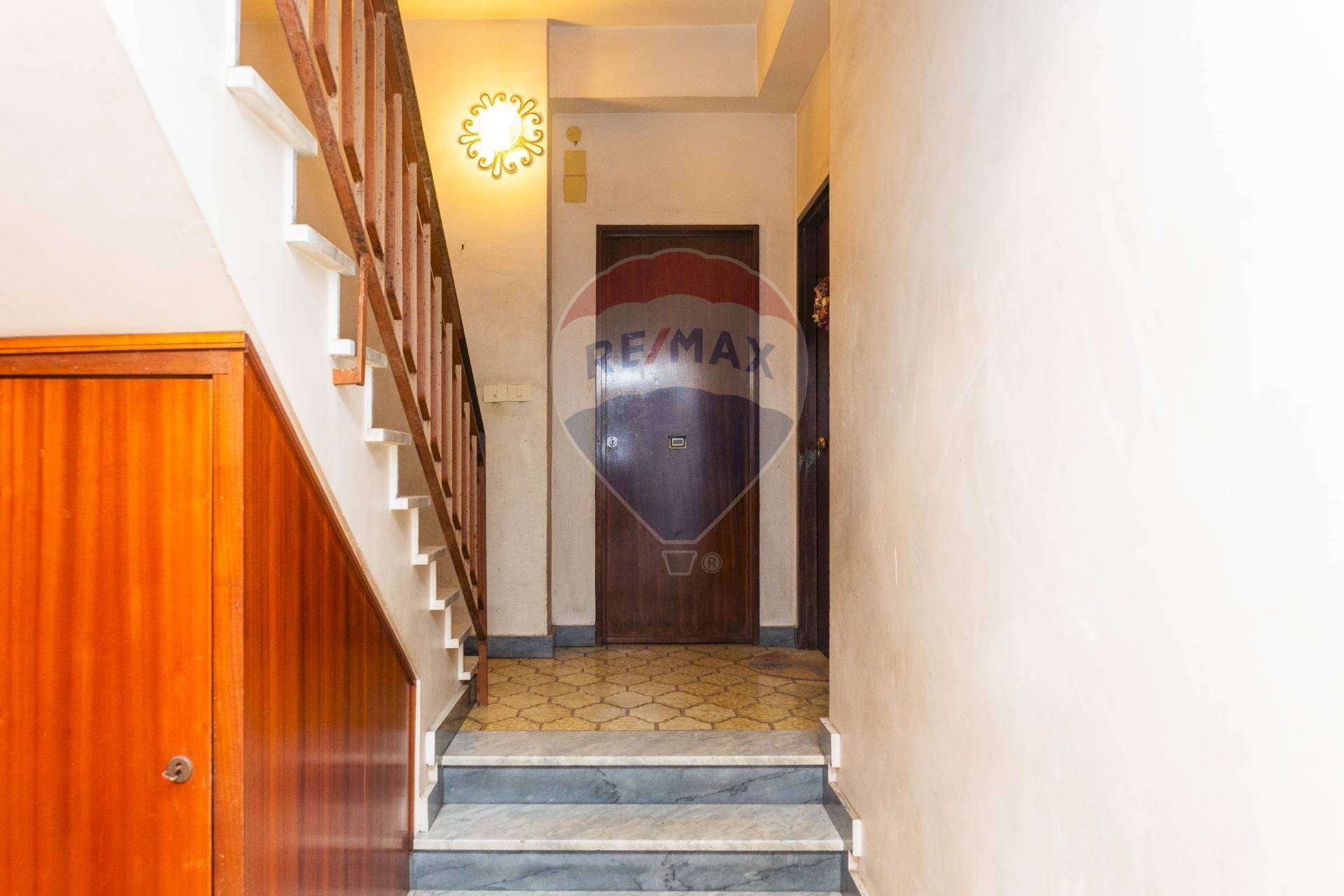 Scale - Appartamento Via G. Matteotti
 
45, Aci Catena - foto 3