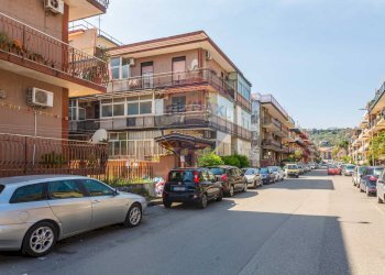 Edificio all\'aperto - Appartamento Via G. Matteotti
 
45, Aci Catena - foto 26