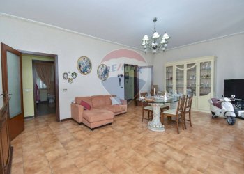 Sala da pranzo - Appartamento Via Vergine Maria
 
16, Camporotondo Etneo - foto 2