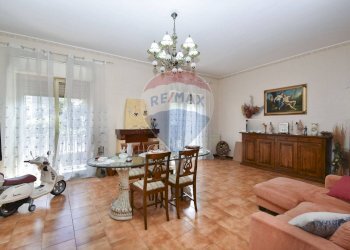 Sala da pranzo - Appartamento Via Vergine Maria
 
16, Camporotondo Etneo - foto 9