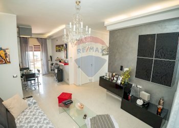 Soggiorno - Villa via giovanni pascoli
 
15, Mascalucia - foto 23