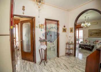Hall / corridoio - Villa via giovanni pascoli
 
15, Mascalucia - foto 57
