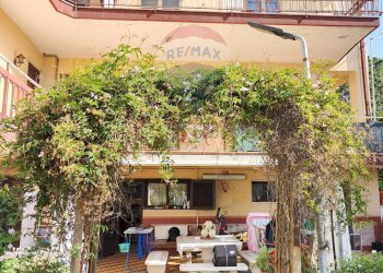 Edificio all\'aperto - Villa via giovanni pascoli
 
15, Mascalucia - foto 94