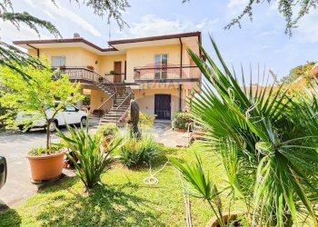 Casa all\'aperto - Villa via giovanni pascoli
 
15, Mascalucia - foto 100