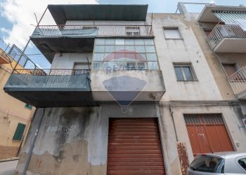 Edificio all\'aperto - Quadrilocale Via Ragusa
 
29, Caltagirone - foto 1