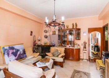 Soggiorno - Trilocale Via Finocchiari
 
121, Aci Catena - foto 12