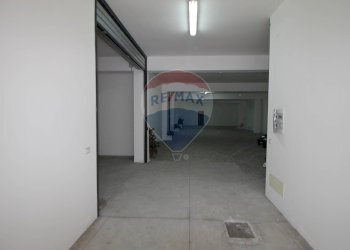 Hall / corridoio - Box Via Duca Degli Abruzzi
 
190, Catania - foto 3