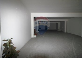 Hall / corridoio - Box Via Duca Degli Abruzzi
 
190, Catania - foto 5