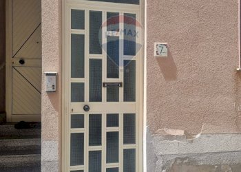 Edificio all\'aperto - Trilocale via santa lucia
 
7, Alì Terme - foto 5