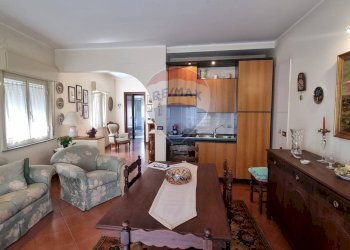 Soggiorno - Trilocale via santa lucia
 
7, Alì Terme - foto 14