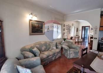Soggiorno - Trilocale via santa lucia
 
7, Alì Terme - foto 17