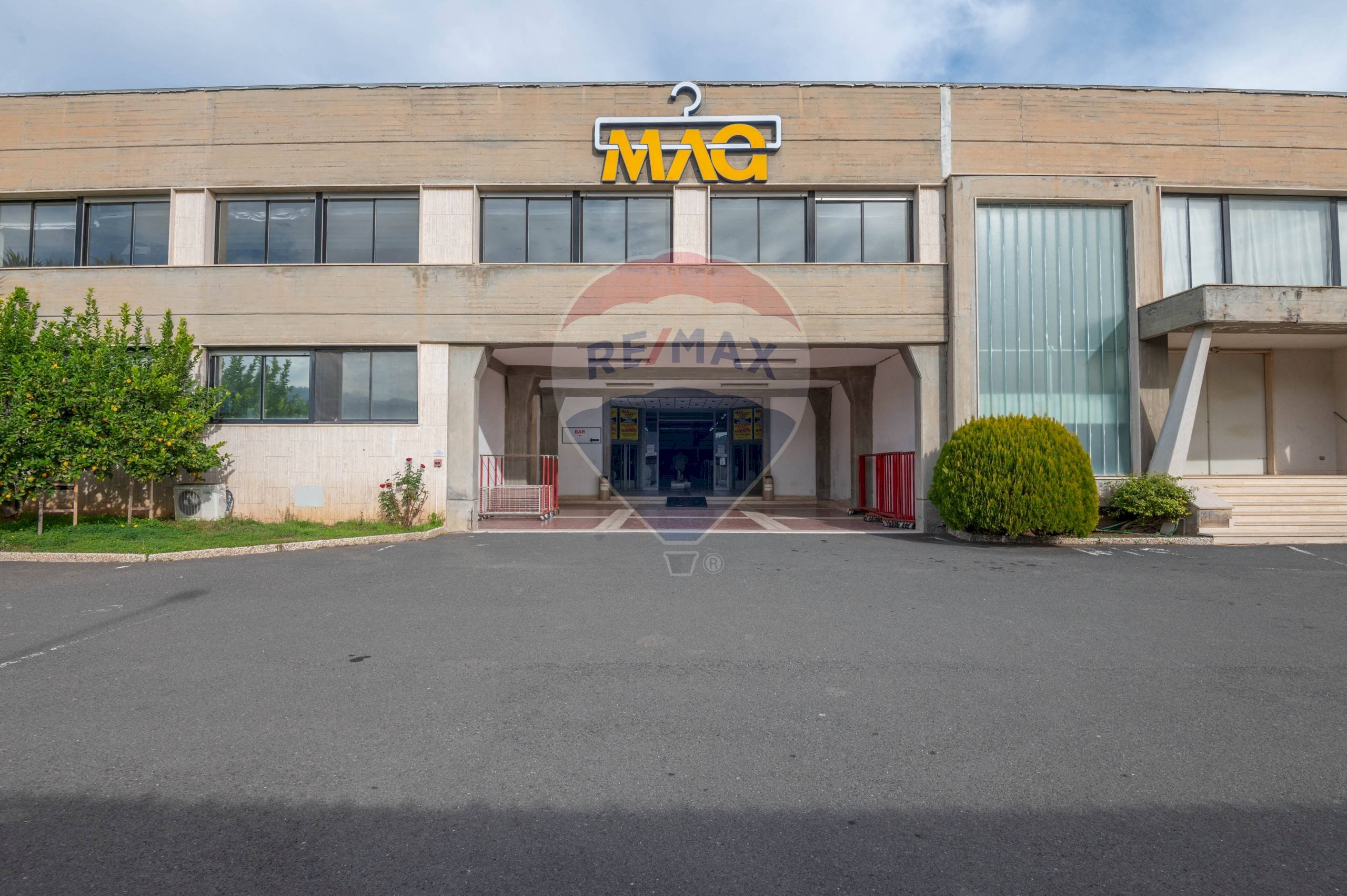 Edificio all\'aperto - Capannone Contrada Poggiarelli
 
snc, Caltagirone - foto 1