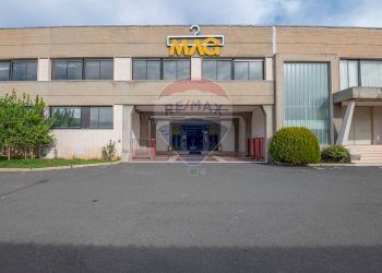 Edificio all\'aperto - Capannone Contrada Poggiarelli
 
snc, Caltagirone - foto 1