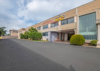 Edificio all\'aperto - Capannone Contrada Poggiarelli
 
snc, Caltagirone - foto 2