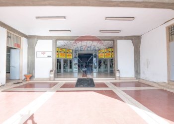 Ricezione / Lobby - Capannone Contrada Poggiarelli
 
snc, Caltagirone - foto 3