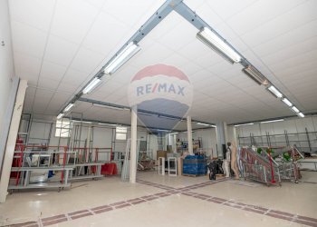 Non correlato - Capannone Contrada Poggiarelli
 
snc, Caltagirone - foto 8