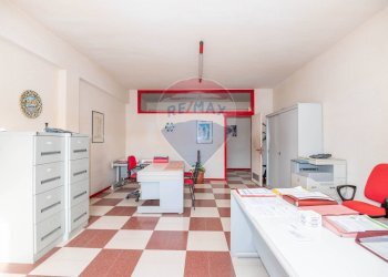 Sala da pranzo - Capannone Contrada Poggiarelli
 
snc, Caltagirone - foto 24