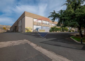 Edificio all\'aperto - Capannone Contrada Poggiarelli
 
snc, Caltagirone - foto 50