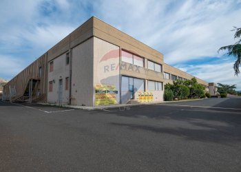 Edificio all\'aperto - Capannone Contrada Poggiarelli
 
snc, Caltagirone - foto 51