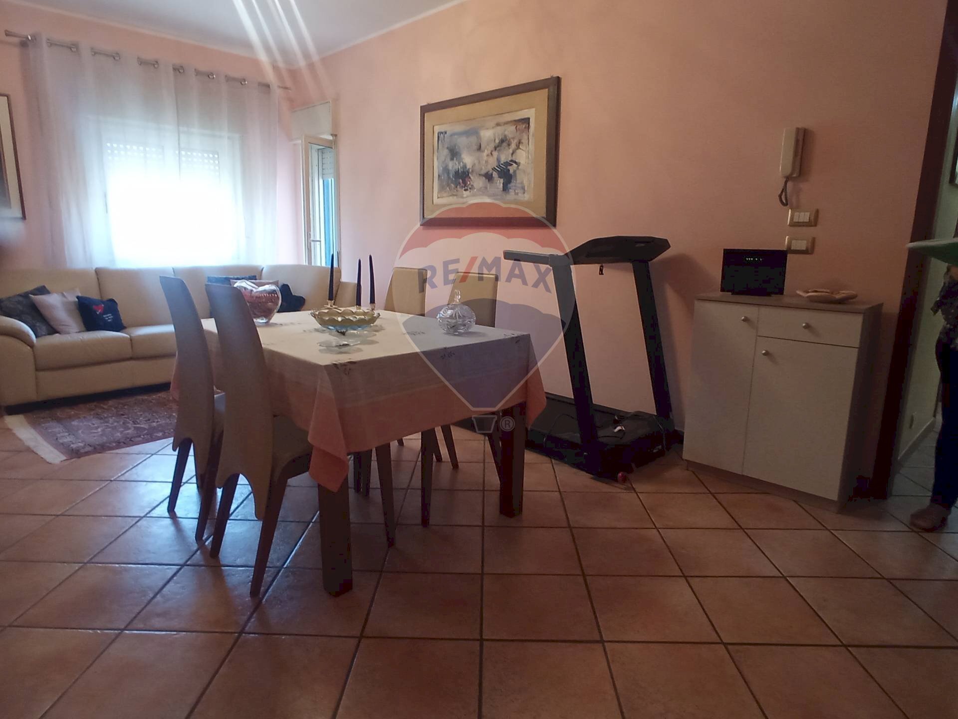Sala da pranzo - Quadrilocale Via San Domenico Savio
 
25, Gravina di Catania - foto 3