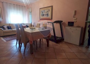 Sala da pranzo - Quadrilocale Via San Domenico Savio
 
25, Gravina di Catania - foto 3