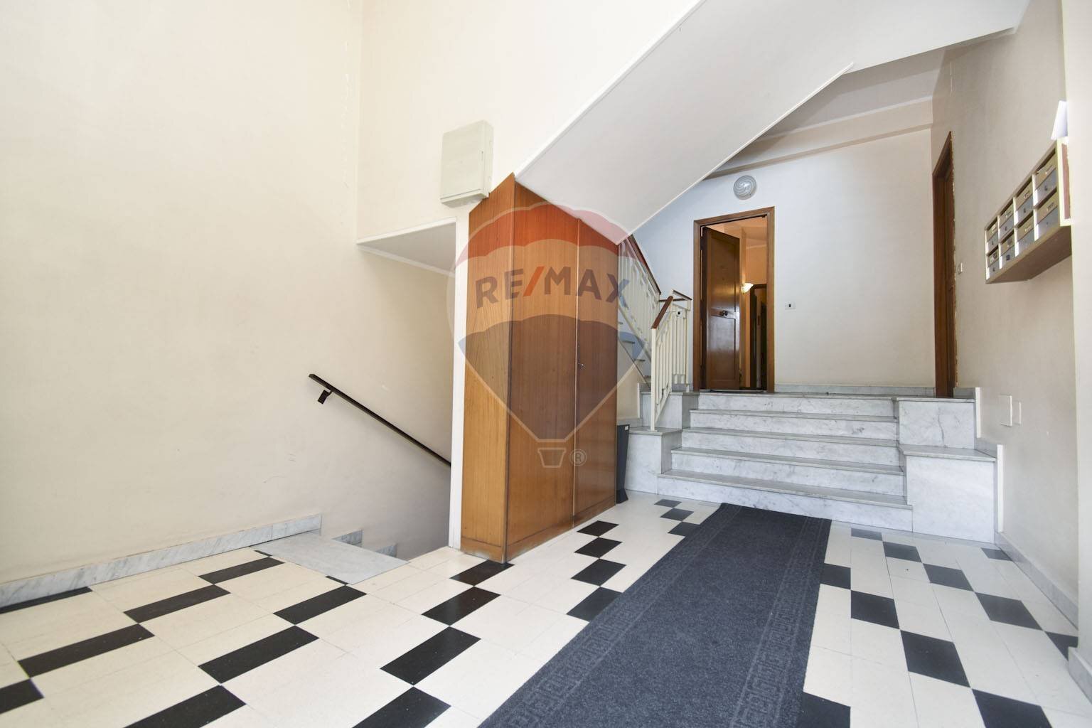 Ricezione / Lobby - Four-room apartment via francesco bella
 
6f, Aci Sant'Antonio - photo 2