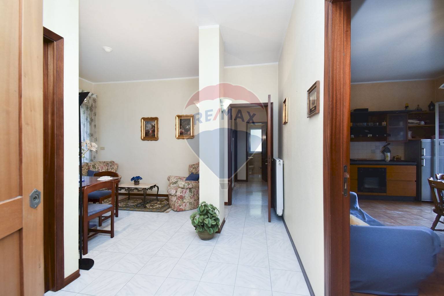 Hall / corridoio - Four-room apartment via francesco bella
 
6f, Aci Sant'Antonio - photo 3