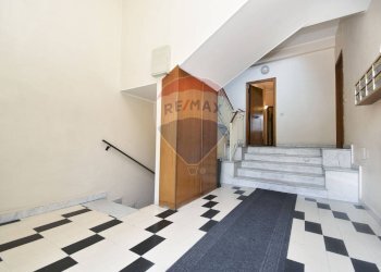 Ricezione / Lobby - Quadrilocale via francesco bella
 
6f, Aci Sant'Antonio - foto 2