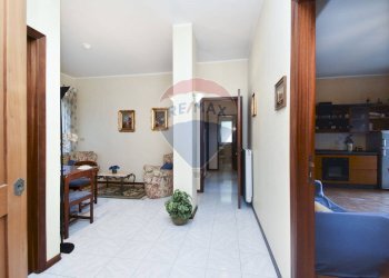 Hall / corridoio - Quadrilocale via francesco bella
 
6f, Aci Sant'Antonio - foto 3