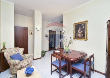 Sala da pranzo - Quadrilocale via francesco bella
 
6f, Aci Sant'Antonio - foto 5