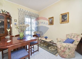 Sala da pranzo - Quadrilocale via francesco bella
 
6f, Aci Sant'Antonio - foto 7