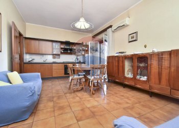 Sala da pranzo - Quadrilocale via francesco bella
 
6f, Aci Sant'Antonio - foto 8