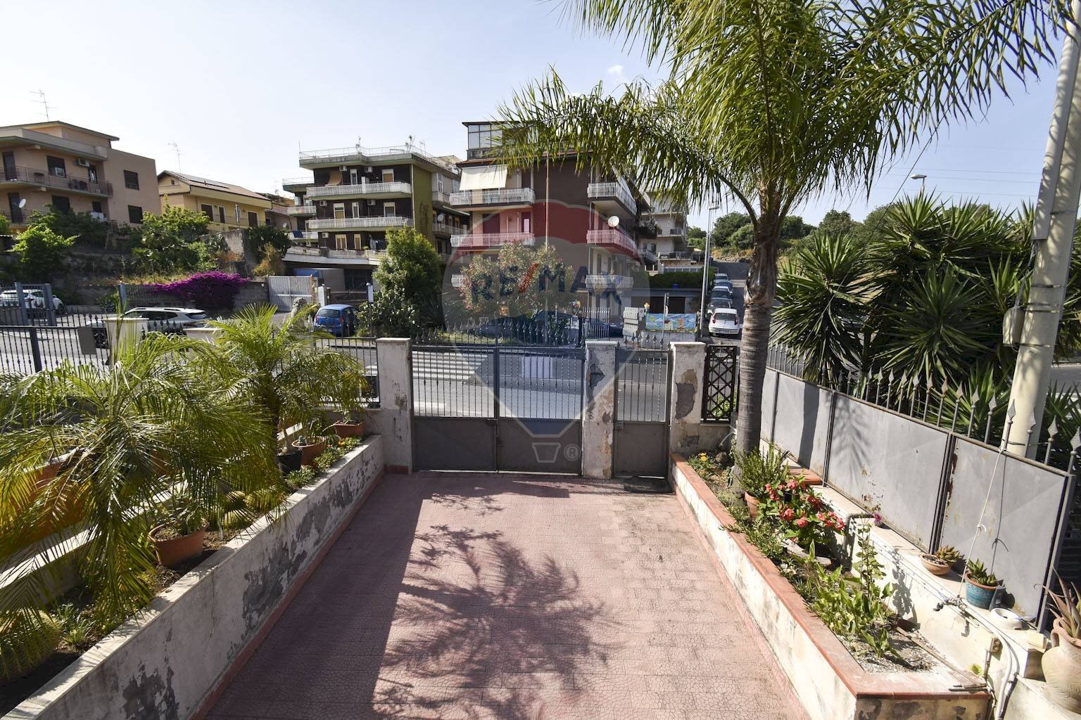 Edificio all\'aperto - Casa semi indipendente via nicola coviello
 
3-5, Gravina di Catania - foto 2