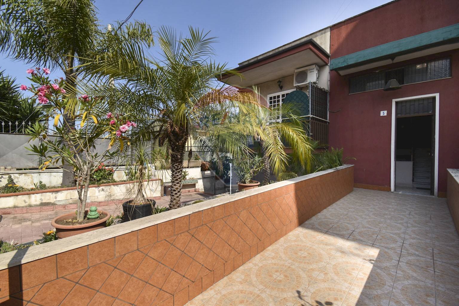 Terrazza - Casa semi indipendente via nicola coviello
 
3-5, Gravina di Catania - foto 3