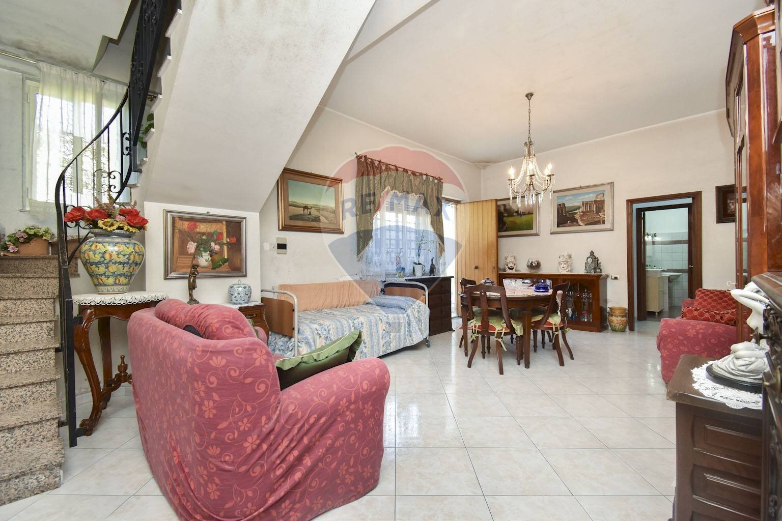 Sala da pranzo - Casa semi indipendente via nicola coviello
 
3-5, Gravina di Catania - foto 1