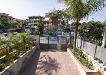 Edificio all\'aperto - Casa semi indipendente via nicola coviello
 
3-5, Gravina di Catania - foto 2