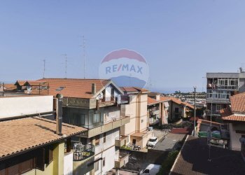 Edificio all\'aperto - Casa semi indipendente via nicola coviello
 
3-5, Gravina di Catania - foto 7