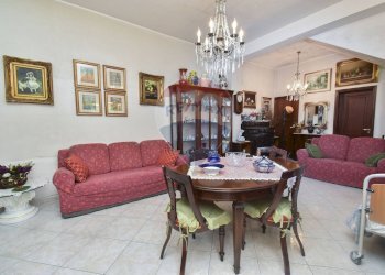 Sala da pranzo - Casa semi indipendente via nicola coviello
 
3-5, Gravina di Catania - foto 32