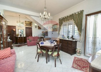 Sala da pranzo - Casa semi indipendente via nicola coviello
 
3-5, Gravina di Catania - foto 33