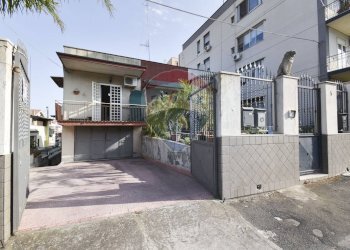 Terrazza - Casa semi indipendente via nicola coviello
 
3-5, Gravina di Catania - foto 35