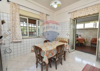 Sala da pranzo - Casa semi indipendente via nicola coviello
 
3-5, Gravina di Catania - foto 41