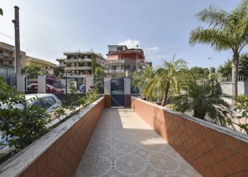 Terrazza - Casa semi indipendente via nicola coviello
 
3-5, Gravina di Catania - foto 46