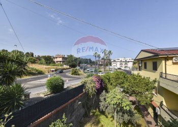 Edificio all\'aperto - Casa semi indipendente via nicola coviello
 
3-5, Gravina di Catania - foto 47